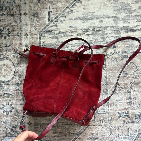 Elizabeth and James Cynnie suede Bucket Bag maroon red - Picture 15 of 16